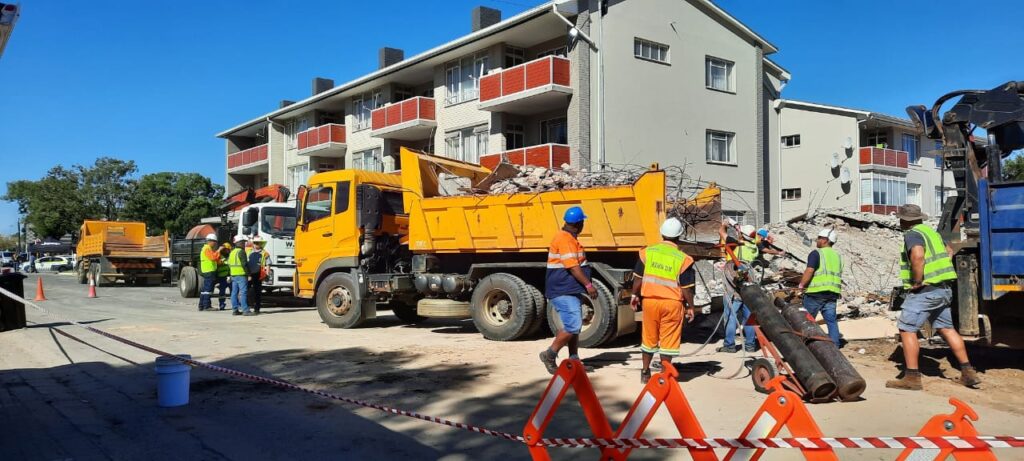 MEDIA STATEMENT: 12pm Status Update - Building Collapse, Victoria Street – George