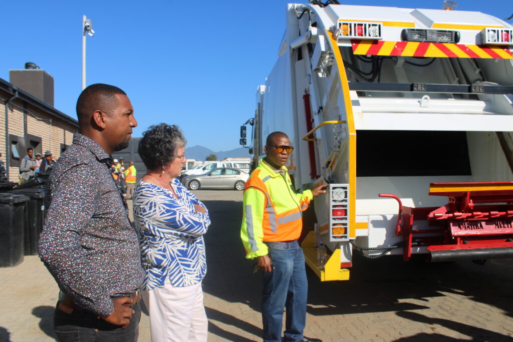 New vehicles strengthen George Municipality’s refuse collection fleet